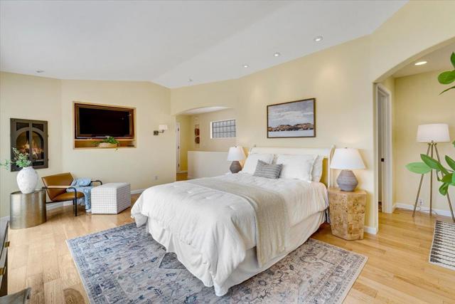 435 Coates Drive, Aptos CA: https://media.crmls.org/mediaz/efe57fbc-9691-4371-a314-3f0047be8c4f.jpg