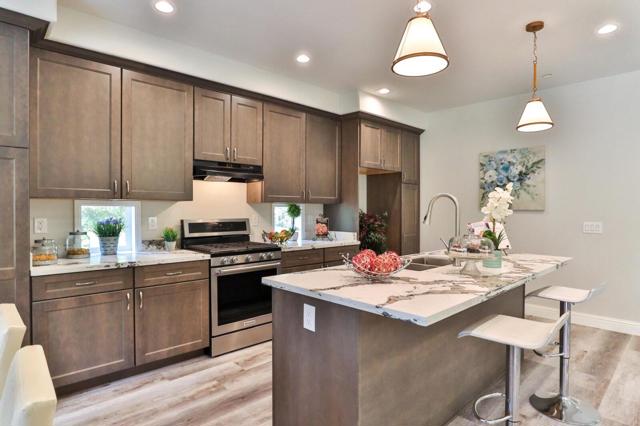 165 Coffeeberry Drive, Boulder Creek CA: https://media.crmls.org/mediaz/efe6823f-ad7a-4b2a-a673-9895a63873e7.jpg