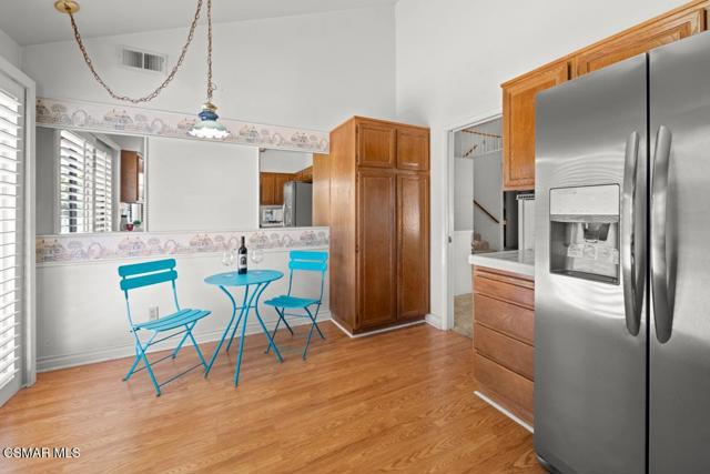 234 Country Club Drive, Simi Valley CA: https://media.crmls.org/mediaz/efe771a2-3329-4927-9c02-2af1e9106f26.jpg