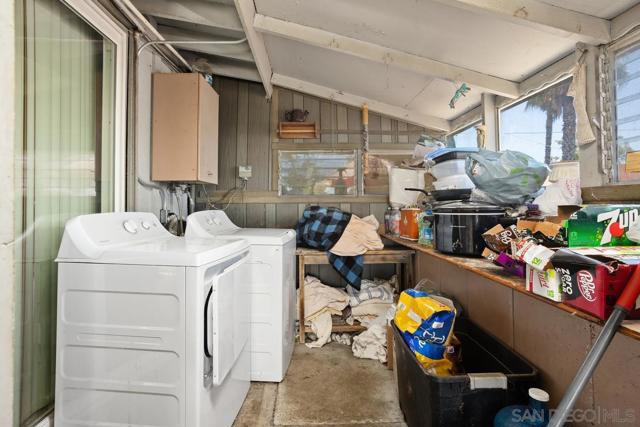 252 Santa Clara Dr, Vista CA: https://media.crmls.org/mediaz/efe7bf91-c830-453c-993f-3f586124bb2c.jpg