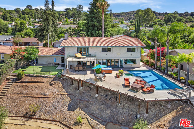 21727 Ulmus Drive, Woodland Hills CA: https://media.crmls.org/mediaz/efe7ec62-7a44-40e4-ae07-543819b80614.jpg