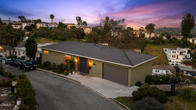 Detail Gallery Image 3 of 46 For 4830 Farquhar St, Los Angeles,  CA 90032 - 4 Beds | 3 Baths