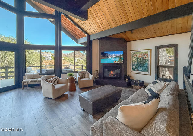 123 Lake Sherwood Drive, Lake Sherwood CA: https://media.crmls.org/mediaz/efe8d4f2-8342-459b-a6db-a0c4c4b464fa.jpg