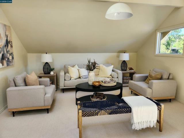 27 Toledo Dr, Lafayette CA: https://media.crmls.org/mediaz/efe8e075-2444-4bbd-833c-41d88e2d06b8.jpg