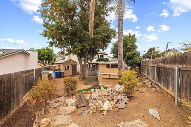 9690 Bundy Drive, Santee CA: https://media.crmls.org/mediaz/efea02ca-e6c6-4e92-ac7a-b37e665d1694.jpg