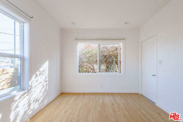 4307 Burns Avenue, Los Angeles CA: https://media.crmls.org/mediaz/efea5bab-de5f-4641-bdbb-67c824ea5db1.jpg