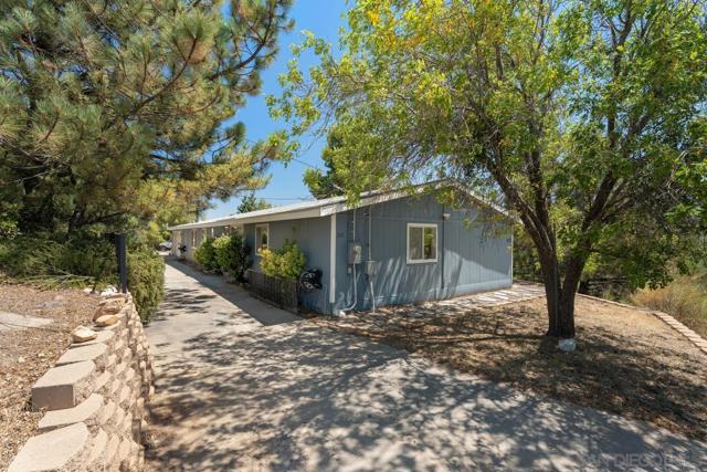 3511 Lakeview Dr, Julian CA: https://media.crmls.org/mediaz/efeb5d0c-d563-411a-a6b4-342d13435838.jpg