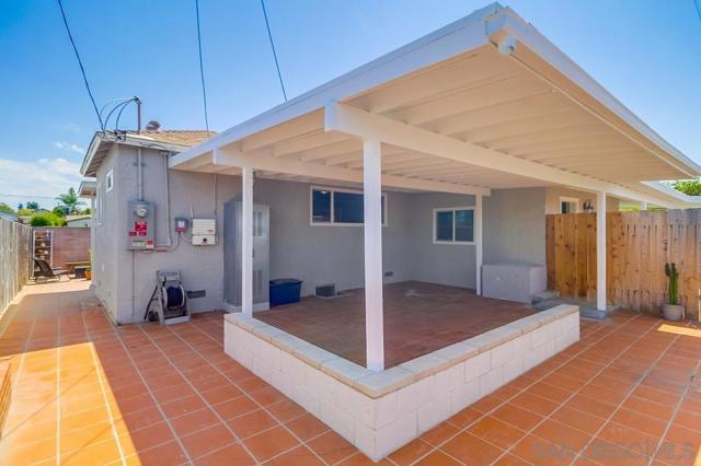 3484 Armstrong St, San Diego CA: https://media.crmls.org/mediaz/efebfec9-cb6b-4cbc-970d-9068cfbb208d.jpg