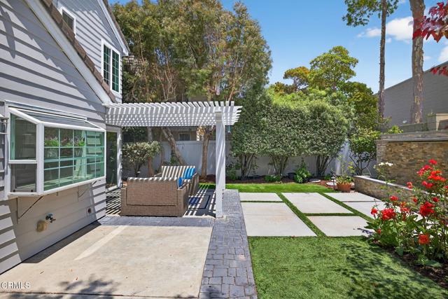 676 Pacific Cove Drive, Port Hueneme CA: https://media.crmls.org/mediaz/efec04b3-f4b0-496d-adb6-2216f28da309.jpg