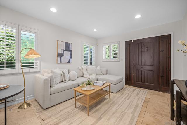 1568 Pacific Beach Dr, San Diego CA: https://media.crmls.org/mediaz/efec412a-e166-4228-adaf-90fb7180246e.jpg