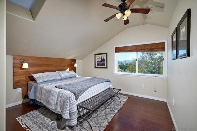 38408 Mesa Rd, Temecula CA: https://media.crmls.org/mediaz/efec9804-3542-4f83-8bc3-79de5b436fb8.jpg