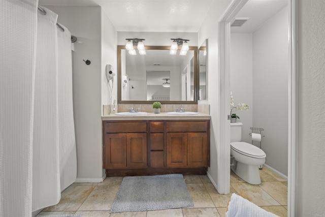 2194 Honeybee Street, Chula Vista CA: https://media.crmls.org/mediaz/efeca4f9-8441-452d-99d6-aff1ac985f9b.jpg