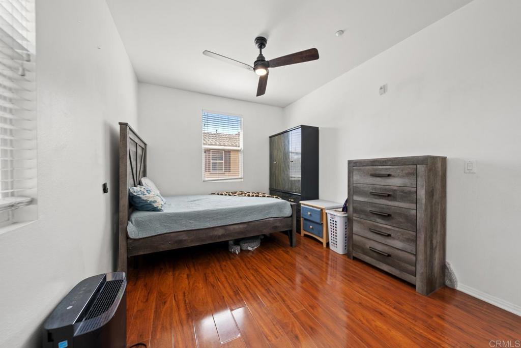 https://media.crmls.org/mediaz/efedfe8f-e77d-4add-86e7-0c7ec0199fd1.jpg?preset=X-Large