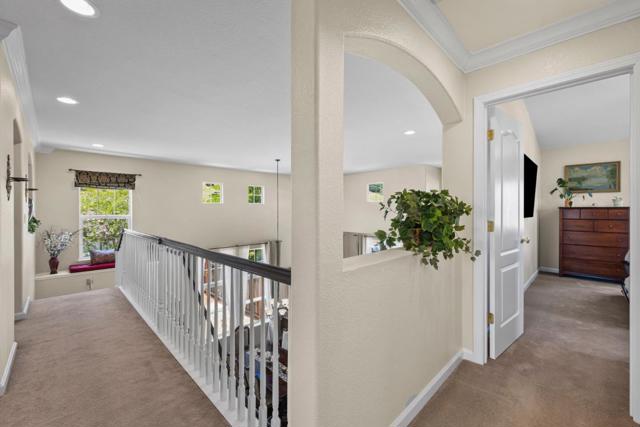 531 Via Vaquero Sur, San Juan Bautista CA: https://media.crmls.org/mediaz/efee340c-d1c6-4ade-9b4c-fb67bc3bcb86.jpg