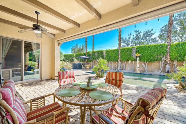 52540 Vino, La Quinta CA: https://media.crmls.org/mediaz/efee45a5-f2c9-43b0-8d61-98099707bc85.jpg