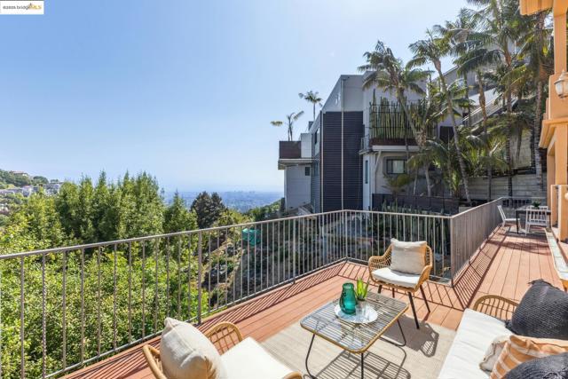 530 Gravatt Dr, Berkeley CA: https://media.crmls.org/mediaz/efee473f-7212-4351-ad46-999d984b0589.jpg