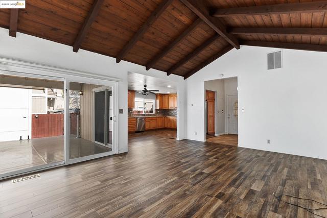 780 Beaver Ln, Discovery Bay CA: https://media.crmls.org/mediaz/efee6e52-7f90-4589-bf29-01231426bf5c.jpg