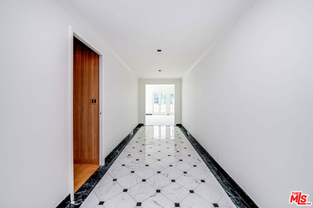 875 Comstock Avenue, 9D photo 8