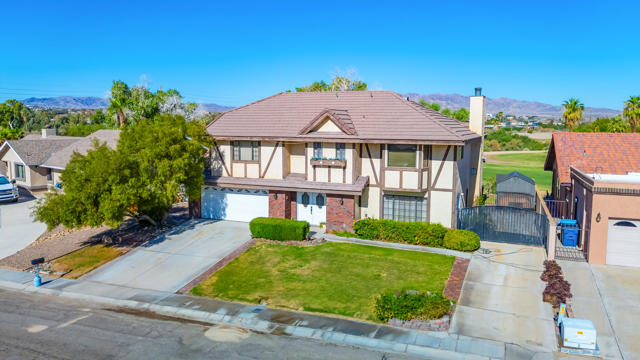 204 Fairway Drive, Needles CA: https://media.crmls.org/mediaz/efee9761-914a-4e76-9fb4-47ea2ab1f05d.jpg