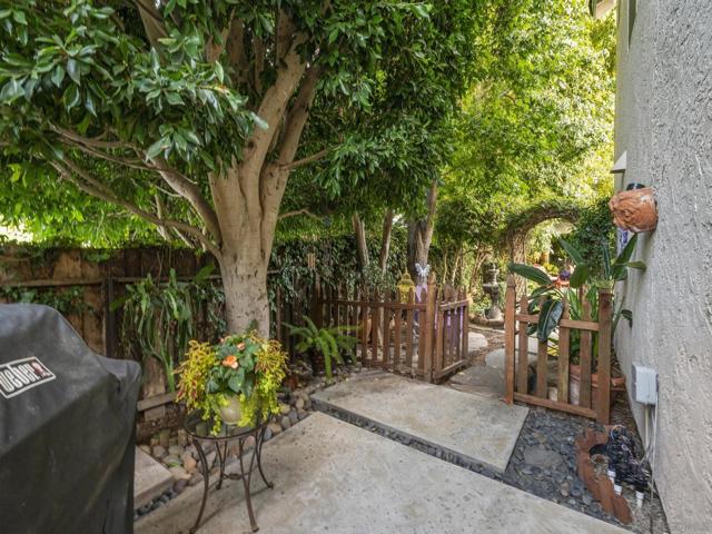 6502 La Paloma St., Carlsbad CA: https://media.crmls.org/mediaz/efeeae75-e3b7-49e0-8e64-9e08ce17dbcb.jpg