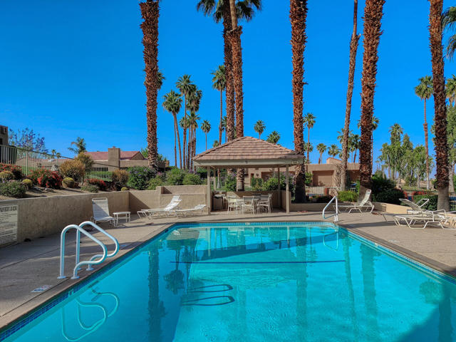 73440 Dalea Lane, Palm Desert CA: https://media.crmls.org/mediaz/efef4ac4-a76b-4904-a919-764a7b27190c.jpg