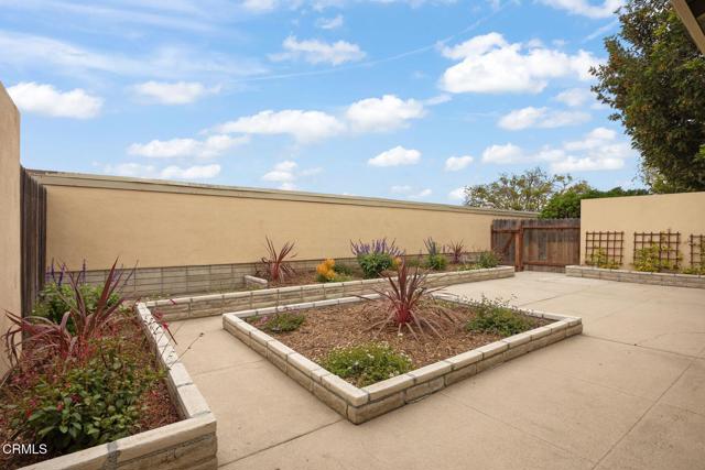 2247 Camilar Drive, Camarillo CA: https://media.crmls.org/mediaz/efef555c-0fe4-4c21-a558-93e38d5aa375.jpg