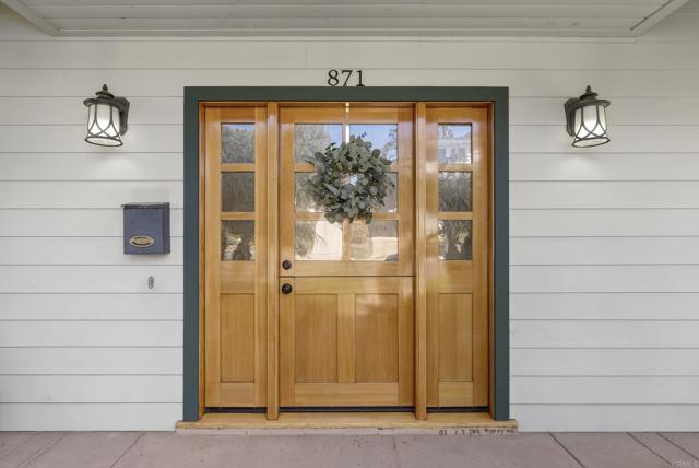 Detail Gallery Image 3 of 42 For 871 Tarento Dr, San Diego,  CA 92106 - 4 Beds | 3 Baths