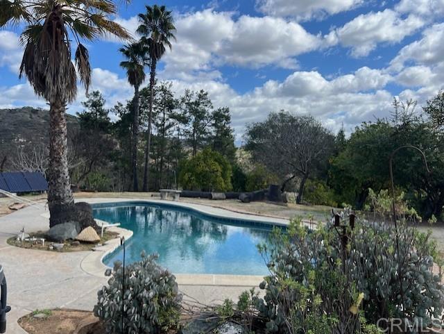 9946 Nutby Lane, Escondido CA: https://media.crmls.org/mediaz/eff1c122-c095-4c27-b644-4ae830064f5a.jpg