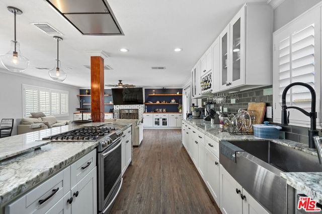 4631 W Avenue M8, Lancaster CA: https://media.crmls.org/mediaz/eff311a9-13c2-42ac-a092-a52daeffc553.jpg