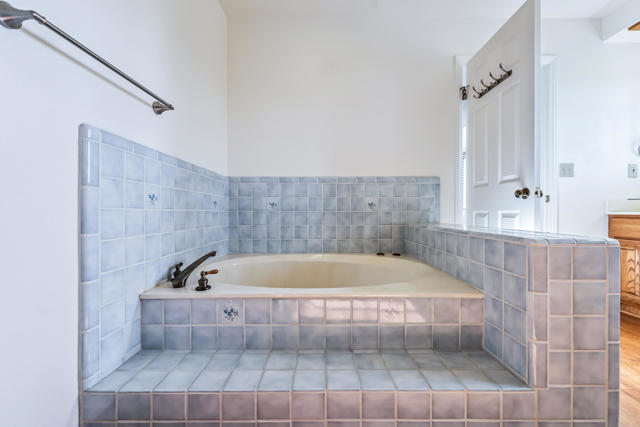204 Fairway Drive, Needles CA: https://media.crmls.org/mediaz/eff356b1-a6c2-45c5-981c-f240b00aeec6.jpg