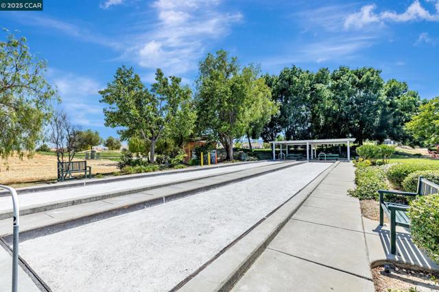 631 Baldwin Drive, Brentwood CA: https://media.crmls.org/mediaz/eff4fa4d-502d-4314-b429-8d629b2a58e0.jpg