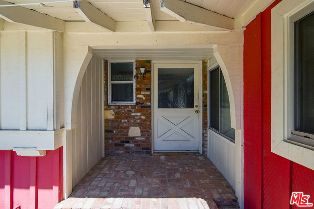 23739 Tiara Street photo 2