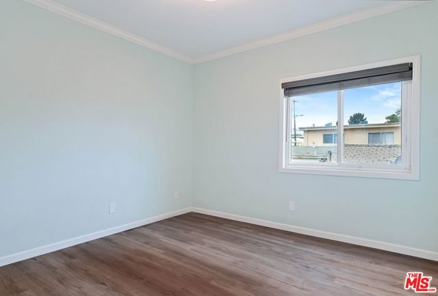 11938 Courtleigh Drive, Los Angeles CA: https://media.crmls.org/mediaz/eff59394-9b07-4bf2-b500-c76802b05e21.jpg