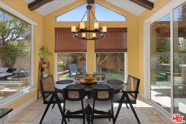 1786 Blossom Court, Thousand Oaks CA: https://media.crmls.org/mediaz/eff5ab00-b33c-49f4-b6cd-bf5b8b4c3685.jpg