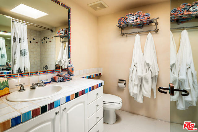 136 Netas Drive, Palm Desert CA: https://media.crmls.org/mediaz/eff6b131-df5f-4674-a3aa-054df01bd9f8.jpg