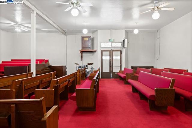 3003 School St, Oakland CA: https://media.crmls.org/mediaz/eff6cf15-d433-4262-a55c-faef222e89e5.jpg