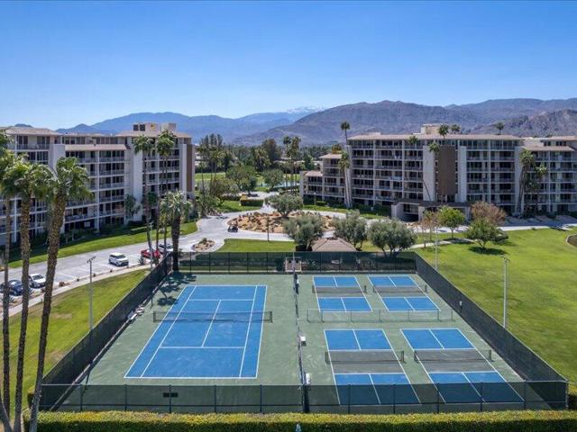 900 Island Drive, Rancho Mirage CA: https://media.crmls.org/mediaz/eff6fee4-5167-4c18-8847-d99d03138557.jpg