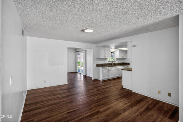 Detail Gallery Image 5 of 18 For 1251 Gardenia St, Oxnard,  CA 93036 - 3 Beds | 2 Baths