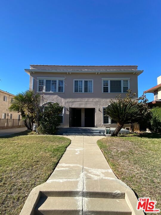 1549 S Wilton Place, Los Angeles CA: https://media.crmls.org/mediaz/eff769dd-d057-4a50-bffb-1d56b7c50434.jpg