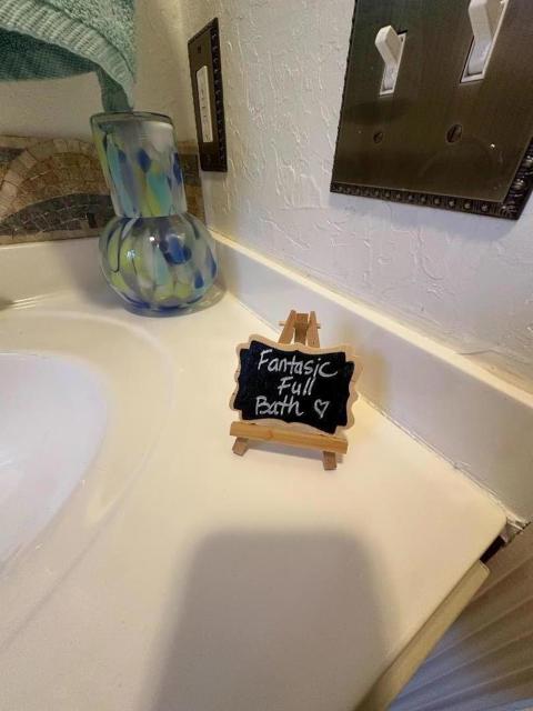 2727 Blenheim Avenue, Redwood City CA: https://media.crmls.org/mediaz/eff77e64-7796-42b7-a824-ff30a95ea798.jpg