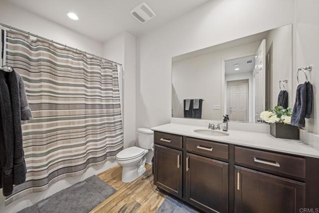 30536 Fragrant Street, Murrieta CA: https://media.crmls.org/mediaz/eff85333-37ed-4d1e-8912-75a7354f6982.jpg