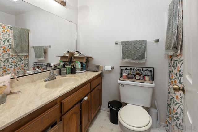 972 8 Sapphire St, San Diego CA: https://media.crmls.org/mediaz/eff90a08-ccd8-46b3-b8dc-9d96a40eb7eb.jpg