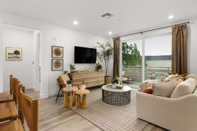 1303 Barbet Circle, Sunnyvale CA: https://media.crmls.org/mediaz/eff92a32-8509-42bf-b281-06fd630bbcc1.jpg