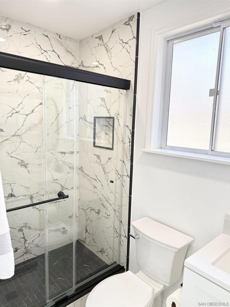 MLS #250033080SD img 14