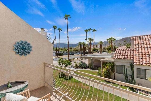 73318 Shadow Mountain Drive, Palm Desert CA: https://media.crmls.org/mediaz/eff9b73d-8b50-4293-821d-d76c0255c035.jpg