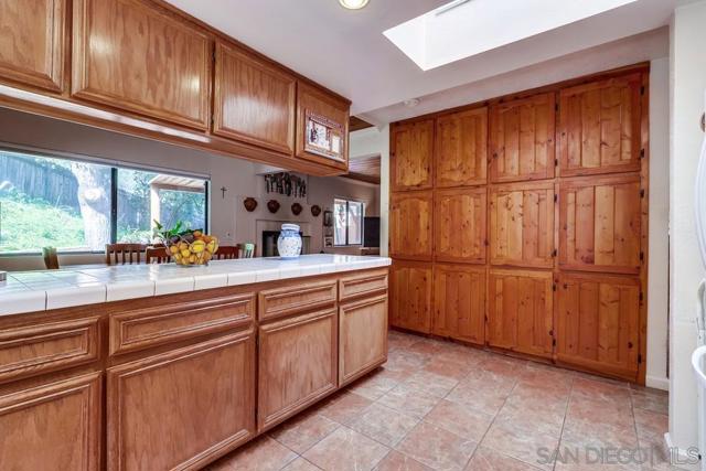 1511 Alpine Terrace Rd, Alpine CA: https://media.crmls.org/mediaz/effb3e16-4c75-462c-b912-d3c72f930631.jpg