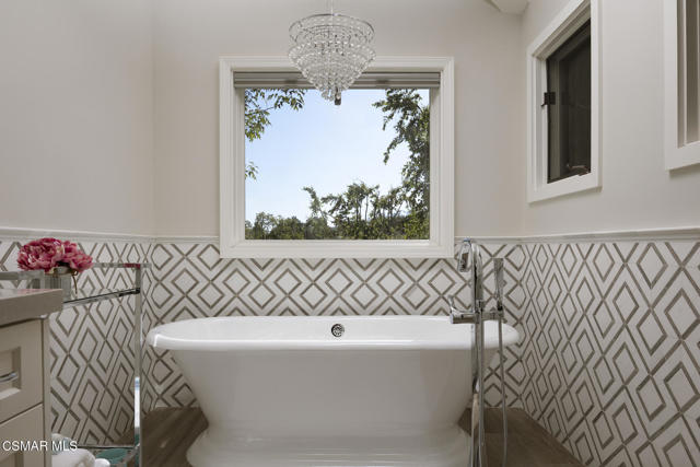 4525 Rayburn Street, Westlake Village CA: https://media.crmls.org/mediaz/effb5cdd-b885-47a1-ac67-784d1ab8bebf.jpg