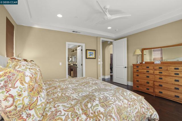 1512 Miwok Ct, Brentwood CA: https://media.crmls.org/mediaz/effb5fac-3bec-44e8-9ebf-7ca6bdebff52.jpg