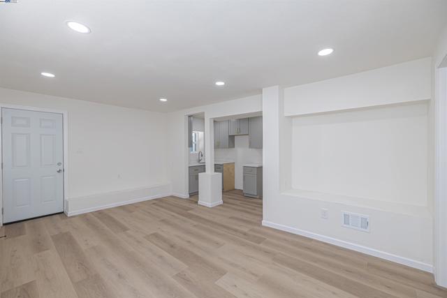 4015 SAN JUAN ST, Oakland CA: https://media.crmls.org/mediaz/effba3f4-80b5-4b9c-b6ae-dd78425876e5.jpg