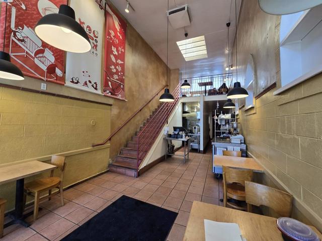 2993 College, Berkeley CA: https://media.crmls.org/mediaz/effbc8c8-12db-4558-8810-58640974d73d.jpg
